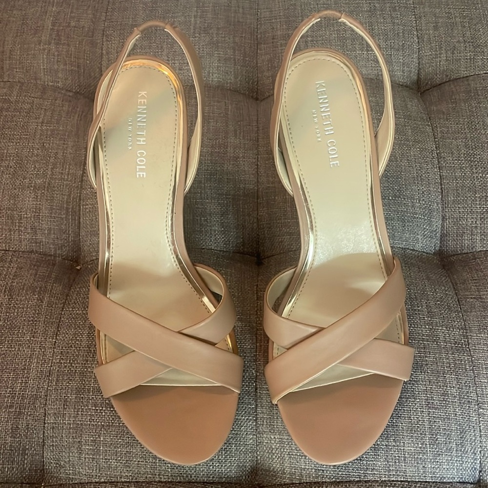 Kenneth Cole cross-strap camel heels, size 10